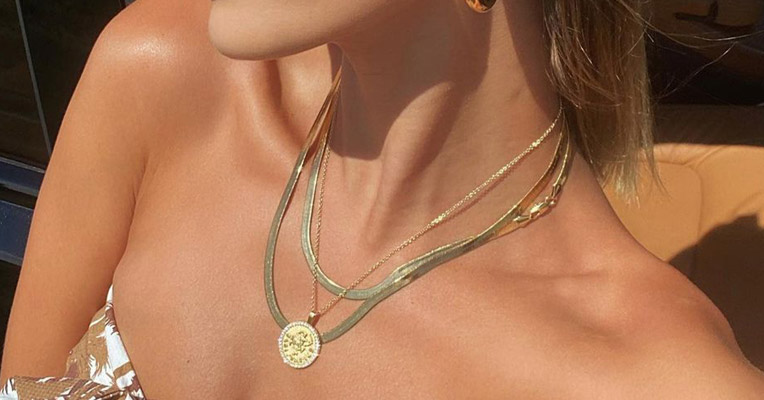 Hailey Bieber’s Delicate Chains